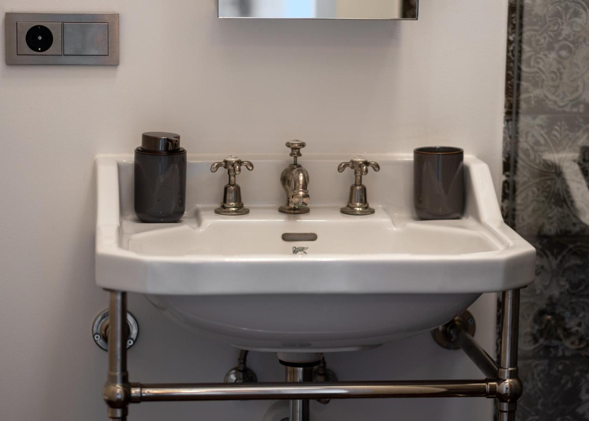 Turgaus Self Check-In Old Town Aparthotel Klaipėda Eksteriør bilde